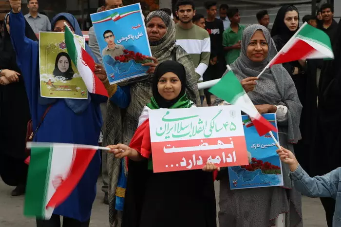 حضور حماسی مردم قشم در راهپیمایی۲۲ بهمن