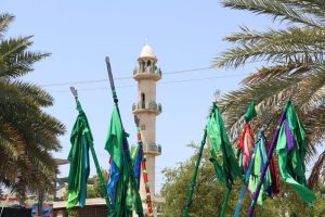 آیین کهن حمل علم شمشیری در قشم برگزار شد
